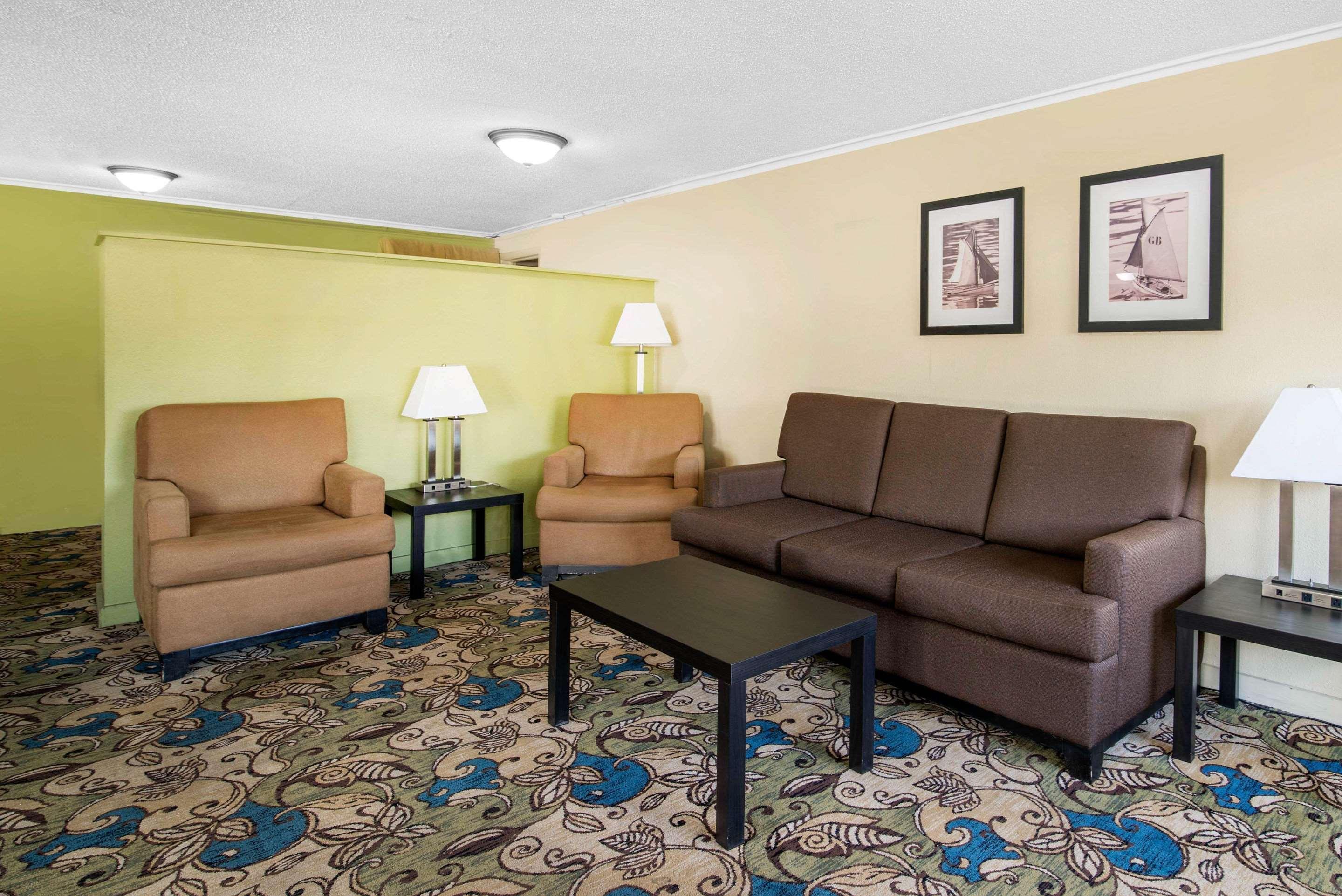 Quality Inn Barre-Montpelier Экстерьер фото
