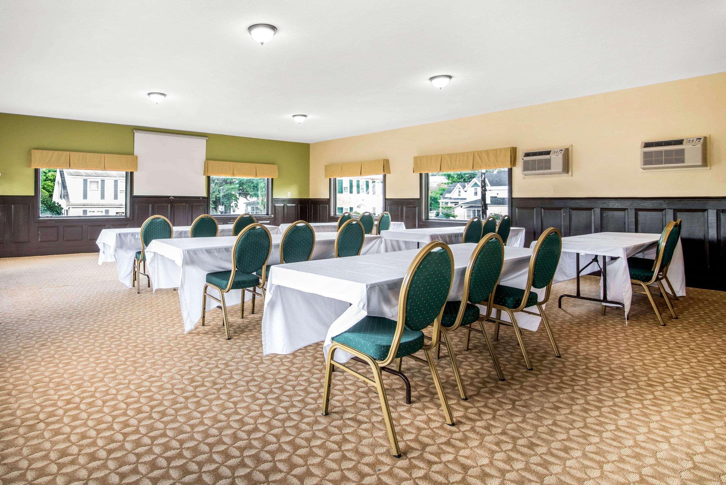 Quality Inn Barre-Montpelier Экстерьер фото