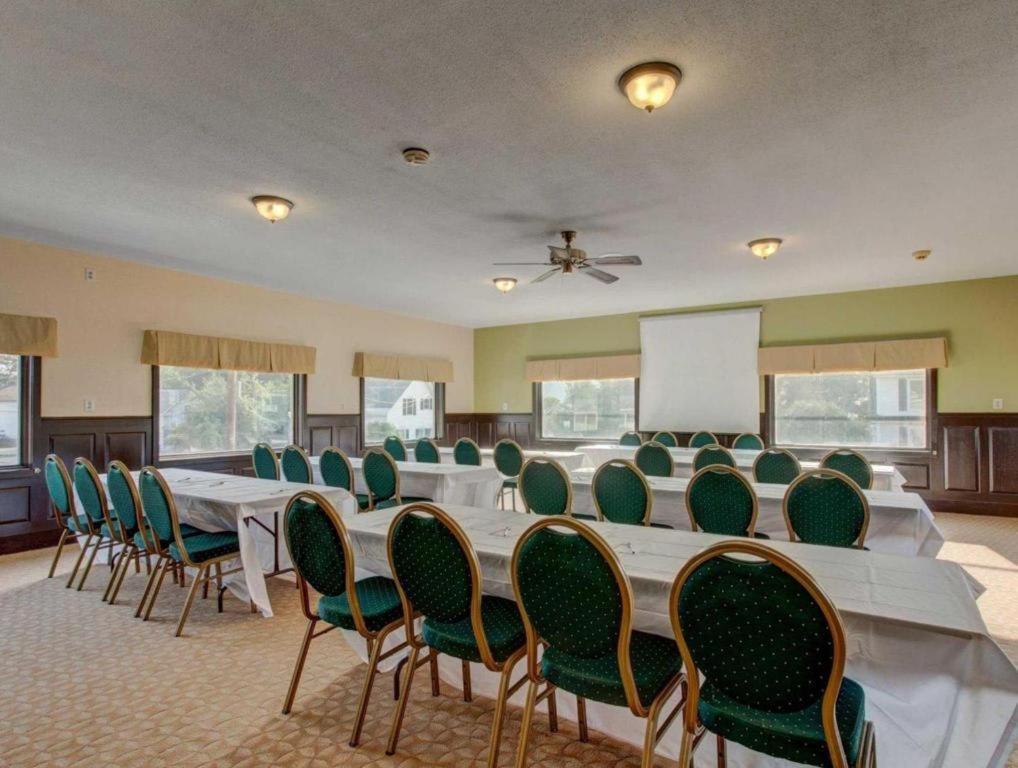 Quality Inn Barre-Montpelier Экстерьер фото