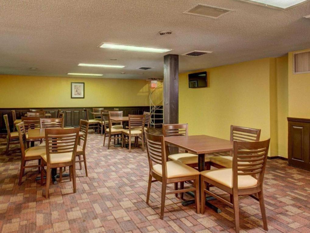 Quality Inn Barre-Montpelier Экстерьер фото