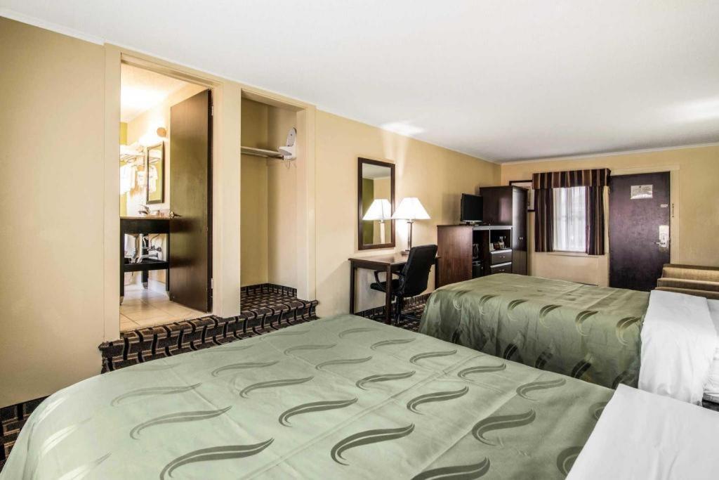 Quality Inn Barre-Montpelier Экстерьер фото