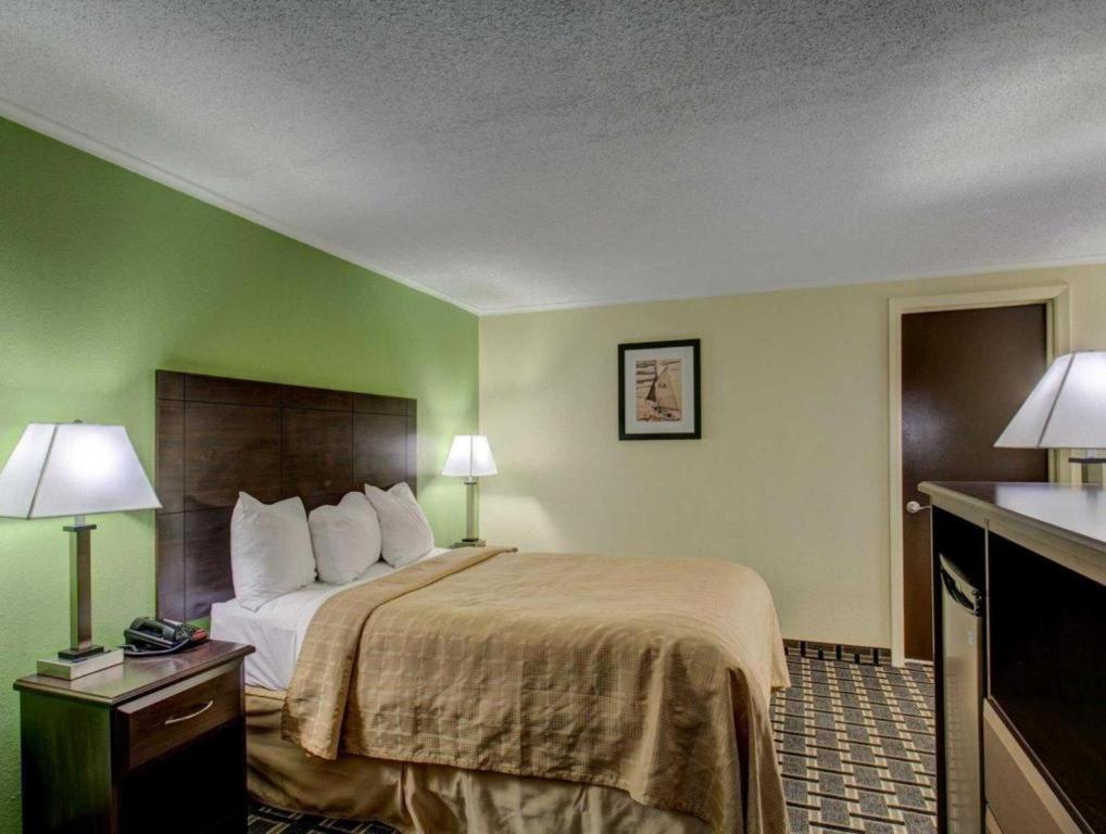 Quality Inn Barre-Montpelier Экстерьер фото