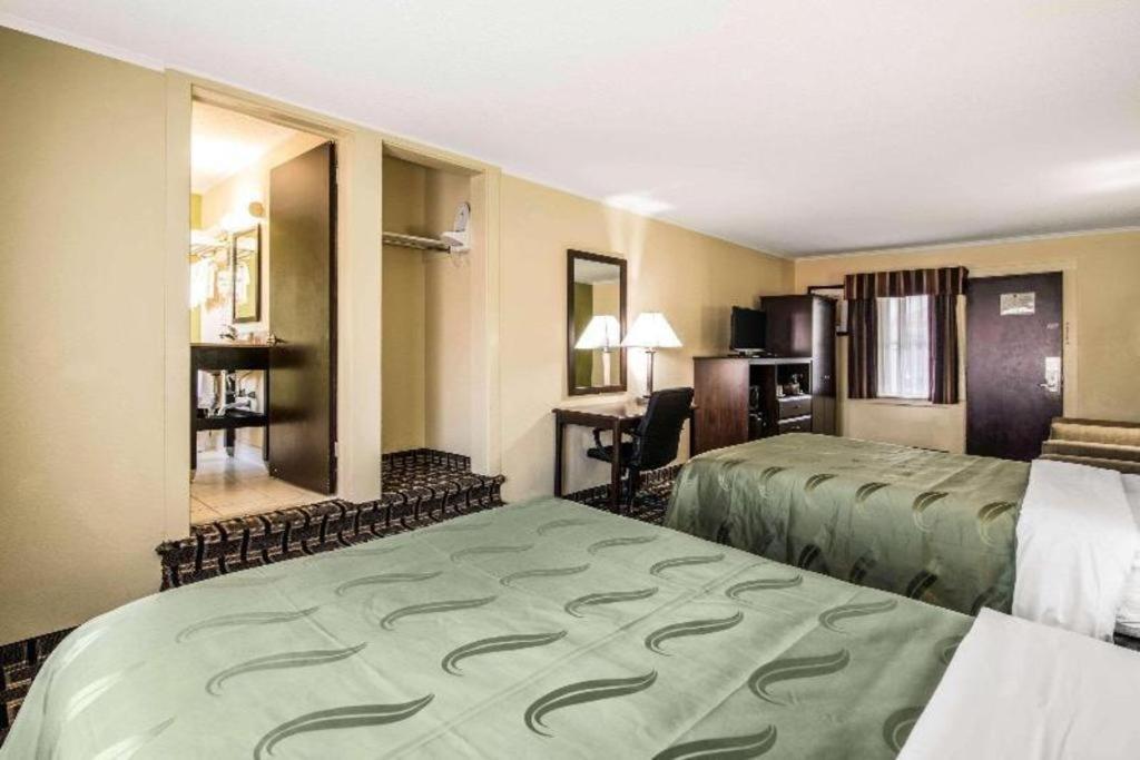 Quality Inn Barre-Montpelier Экстерьер фото