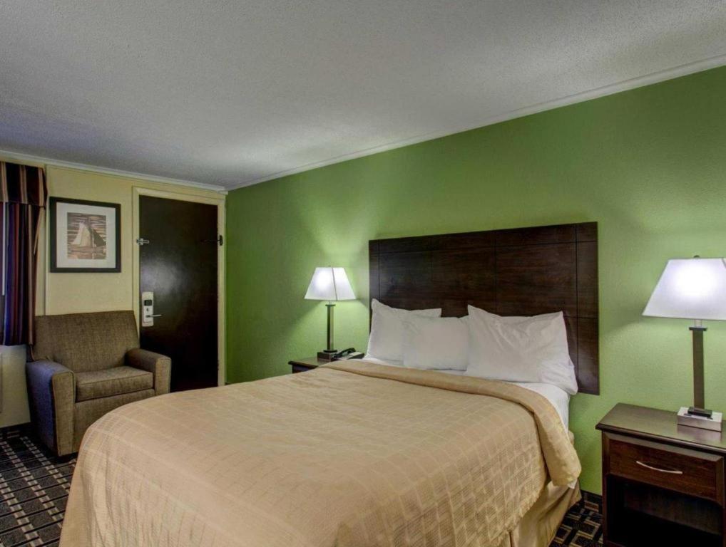 Quality Inn Barre-Montpelier Экстерьер фото